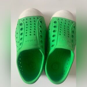 Native Kids Bright Green Water Shoes C7 toddler kids beach pool summer slip on